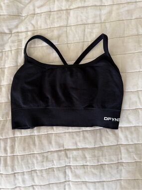 Dfyne Black Seamless Strappy Sports Bra